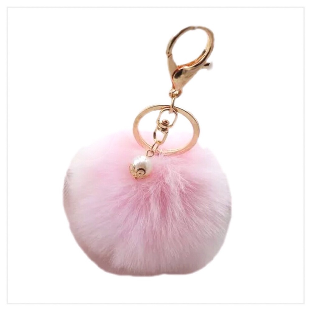 FAUX FUR BALL KEYCHAIN      Pink           🎉HP🎉 - Picture 2 of 4